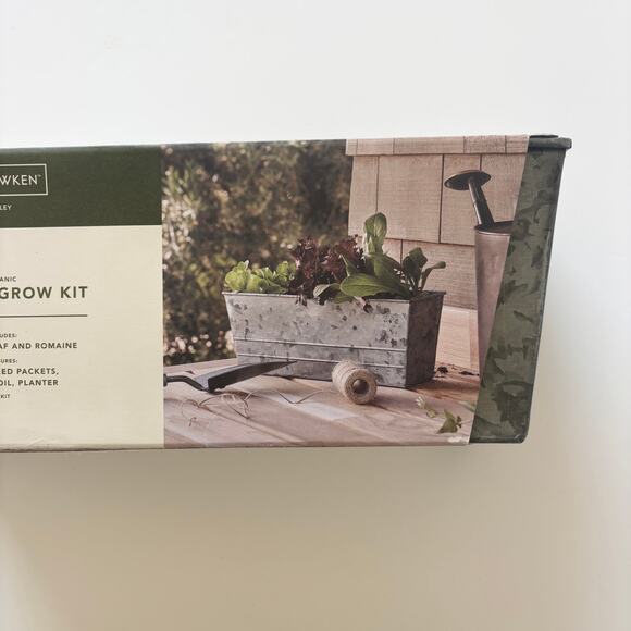 Smith & Hawken Organic Lettuce Grow Kit with Planter Pot New Outdoor - Picture 3 of 7